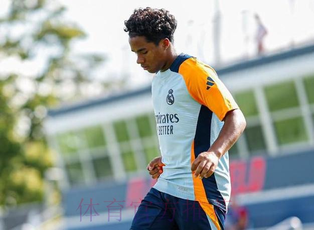 马卡:恩德里克从未考虑离开皇马 他正在等待机会